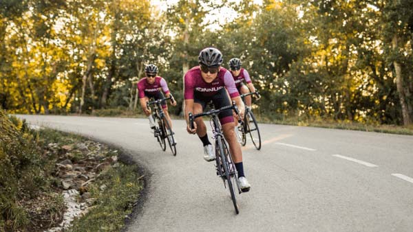 DÁNDOLO TODO!!!: NEUMÁTICO SIN AIRE ANTIPINCHAZOS PARA BICICLETA DE  CARRETERA. TANNUS SLICKS