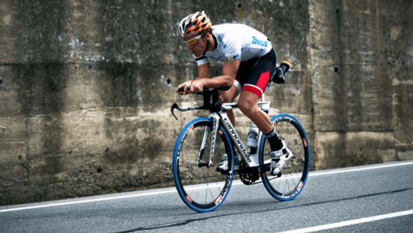 DÁNDOLO TODO!!!: NEUMÁTICO SIN AIRE ANTIPINCHAZOS PARA BICICLETA DE  CARRETERA. TANNUS SLICKS