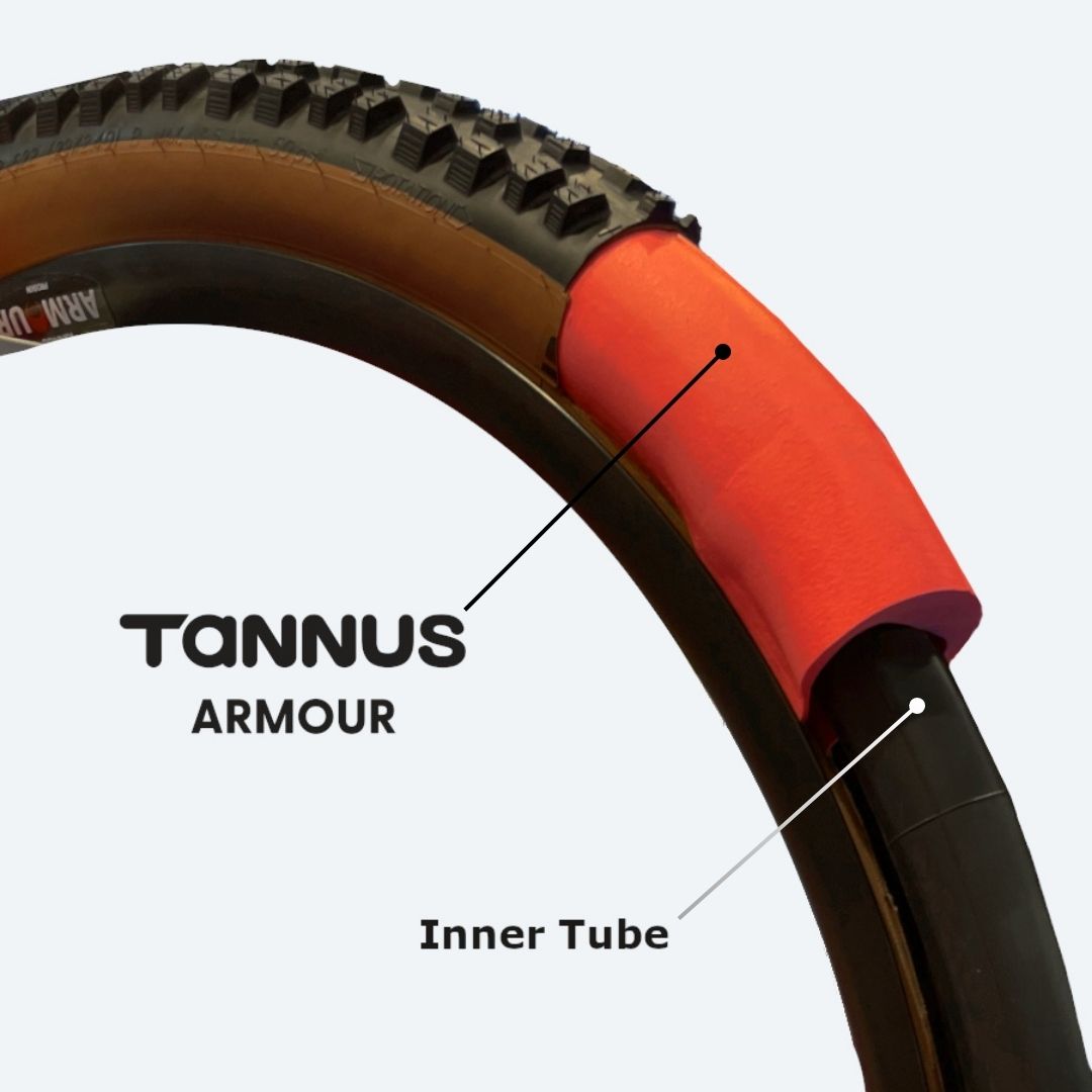 Tannus Armour instalado en una rueda donde se diferencia claramente: cubierta, Tannus Armour y Cámara de aire